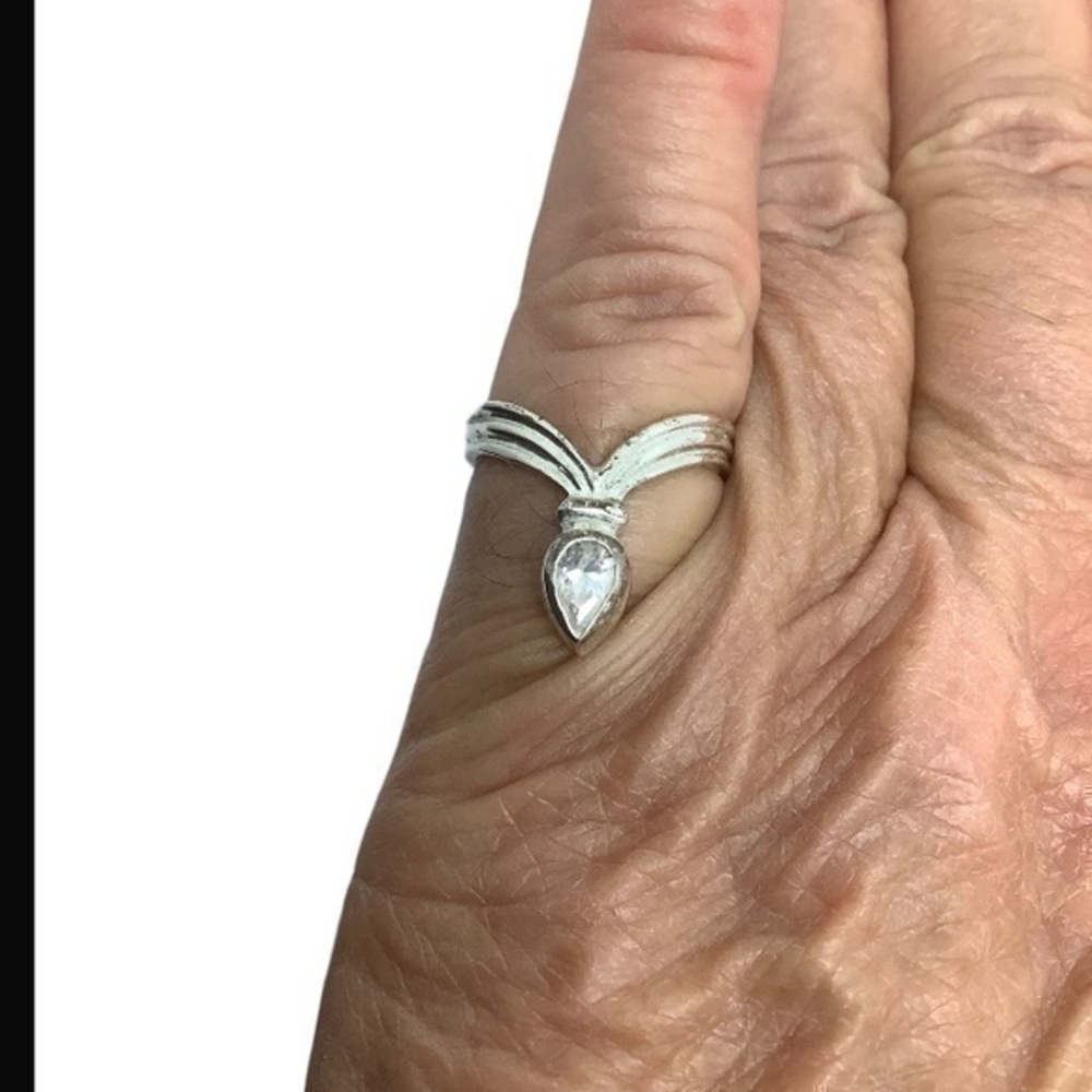 Sterling silver teardrop Cubic Zirconia ring size 7